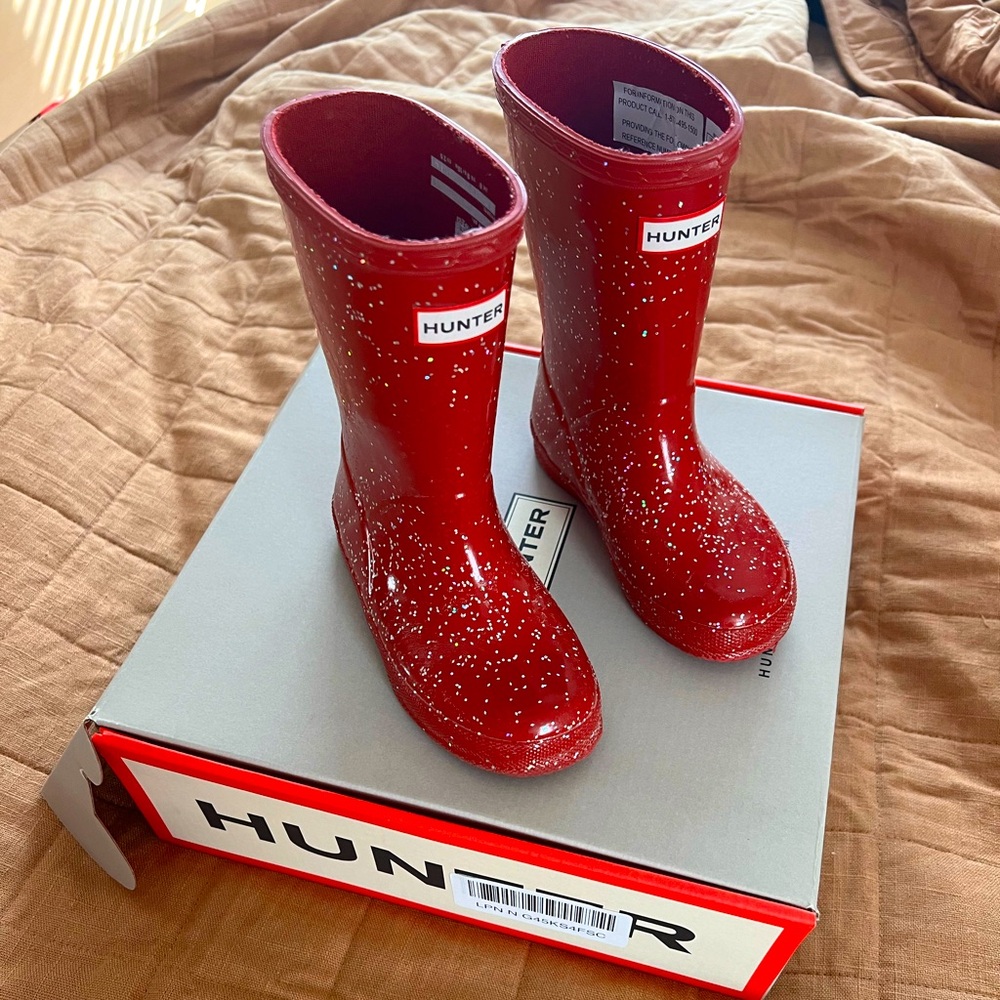 Rare Hunter red glitter boots